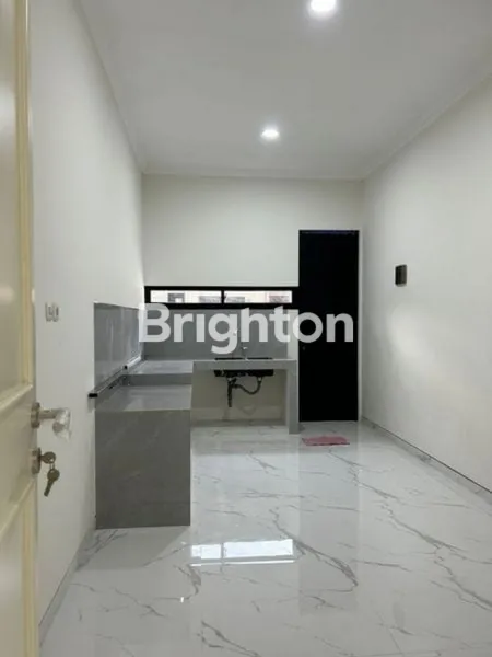 image TURUN HARGA - RUMAH BARU JEMURSARI LINGKUNGAN ELIT EKLUSIF DEKAT PRAPEN (5)