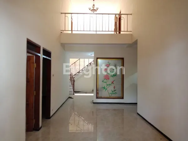 image RUMAH KUTISARI 1M-AN STRATEGIS DEKAT UK PETRA, UBAYA, SIER RUNGKUT (3)