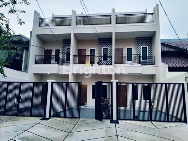 image RUMAH BARU GRES 3 LANTAI,TANJUNGDUREN BEBAS BANJIR LOKASI JUARA   (2)