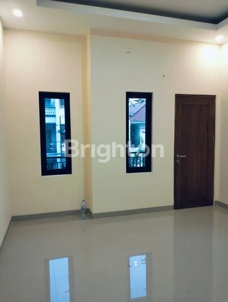 image RUMAH BARU GRES 3 LANTAI,TANJUNGDUREN BEBAS BANJIR LOKASI JUARA   (4)