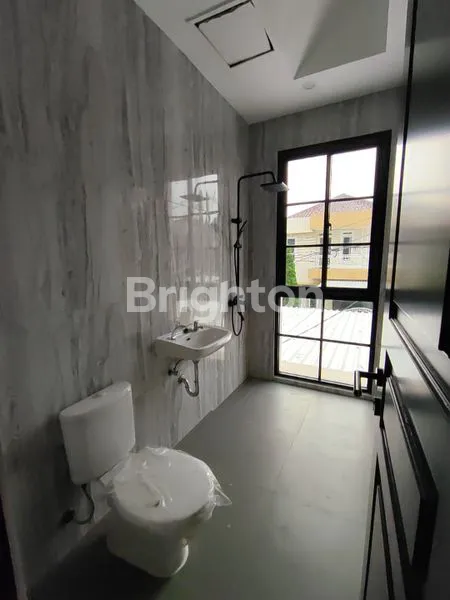 image RUMAH MODERN MINIMALIS SEKTOR 7 GADING SERPONG TANGERANG (8)