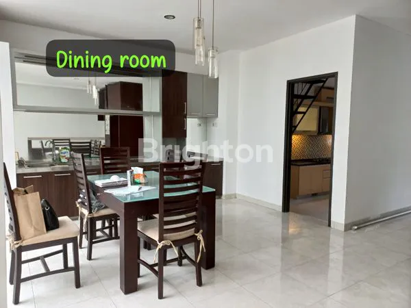 image RUMAH SEMI FURNISHED LUAS TERAWAT DI HUNIAN BERKELAS RAFFLES HILLS CIBUBUR, JAKARTA TIMUR (6)
