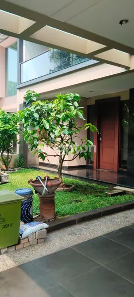 image RUMAH 3 LANTAI STRATEGIS DAERAH GREEN MANSION JAKARTA BARAT (2)