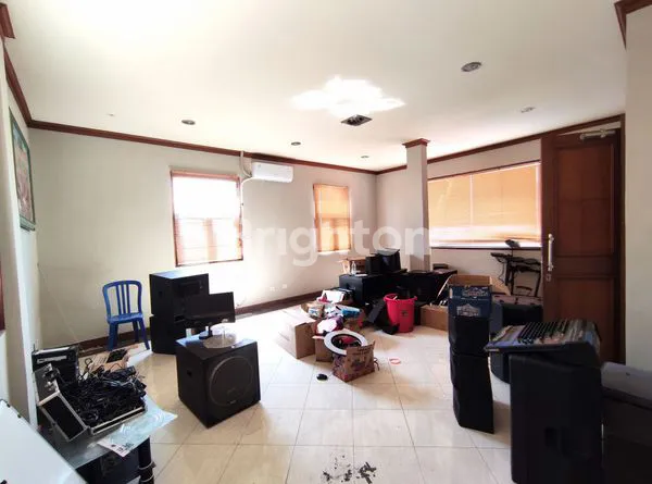 image DISEWAKAN RUANG KANTOR LANTAI 3 SIAP PAKAI (7)