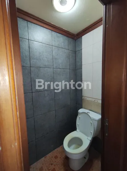 image DISEWAKAN RUANG KANTOR LANTAI 3 SIAP PAKAI (8)