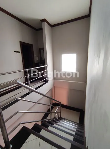 image DISEWAKAN RUANG KANTOR LANTAI 3 SIAP PAKAI (2)