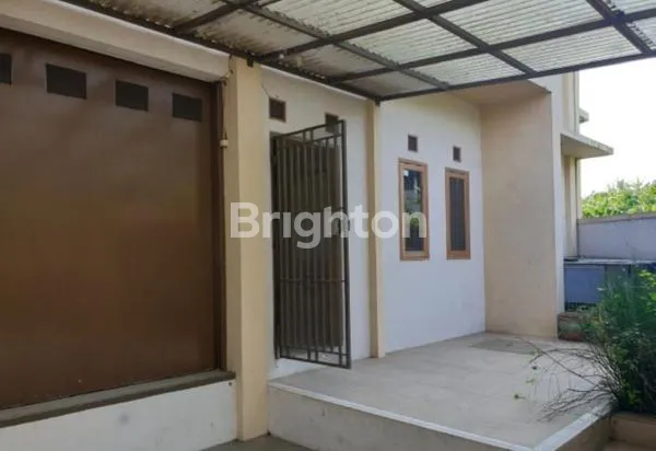 RUMAH / KANTOR/ GUDANG / TEMPAT SENAM TIGA LANTAI