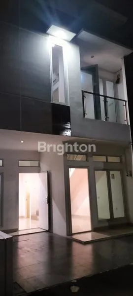 image RUMAH CLUSTER MODERN 2 LANTAI STRATEGIS DEKAT PASKAL HYPERSQUARE (2)