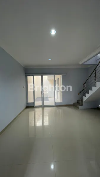 image RUMAH BARU 2 LANTAI DI PENJARINGAN ASRI DEKAT MERR DAN UPN  (5)