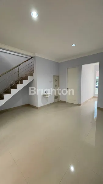 image RUMAH BARU 2 LANTAI DI PENJARINGAN ASRI DEKAT MERR DAN UPN  (6)
