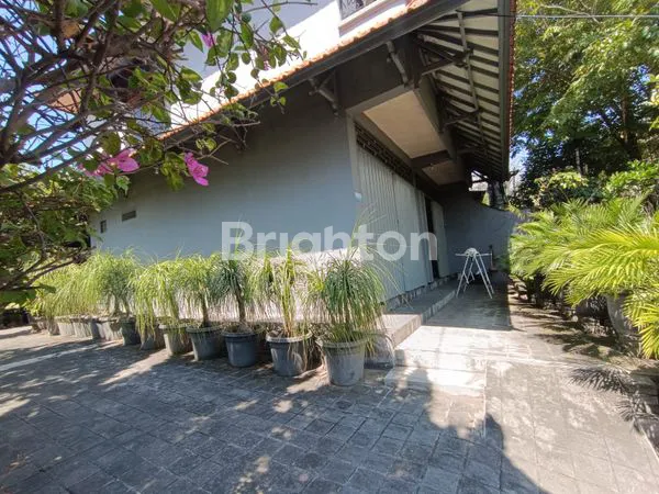 image RUKO DENGAN TANAH YANG LUAS TERLETAK DI PINGGIR JALAN (4)