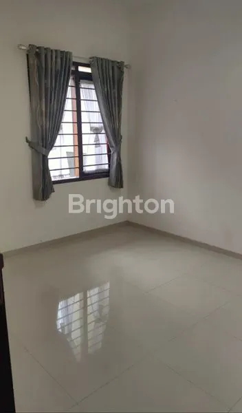 image RUMAH TERAWAT 2 LANTAI SUASANA SEJUK DI PONDOK HIJAU PERMAI (4)