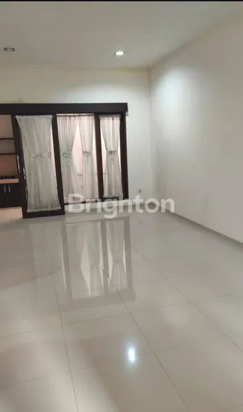 image RUMAH TERAWAT 2 LANTAI SUASANA SEJUK DI PONDOK HIJAU PERMAI (2)