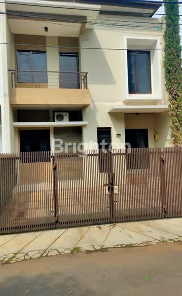 RUMAH TERAWAT 2 LANTAI SUASANA SEJUK DI PONDOK HIJAU PERMAI