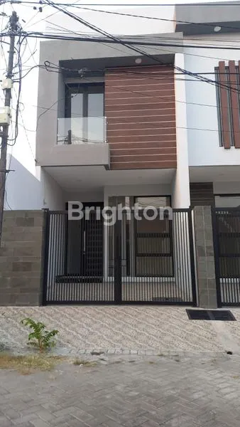 image JUAL RUMAH 2 LANTAI BARU GRESS AMERICAN STANDART KLAMPIS SEMOLO BARAT DEKAT MERR (2)