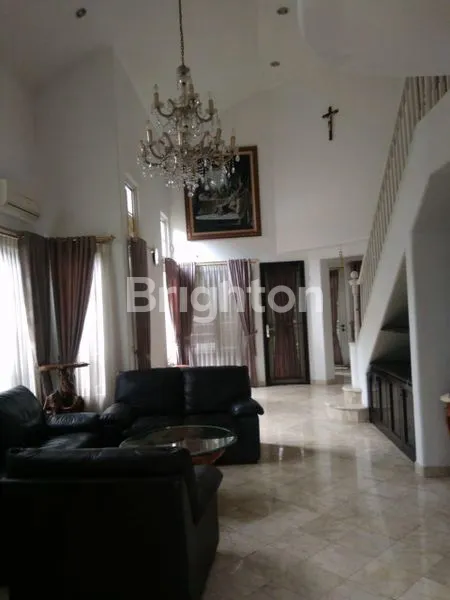 image RUMAH 2 LANTAI CLUSTER DANAU BIRU LIPPO CENTRAL LIPPO KARAWACI CENTRAL (1)