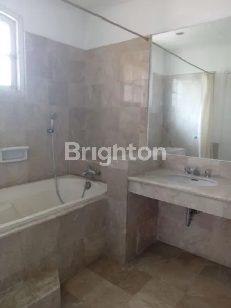 image RUMAH 2 LANTAI CLUSTER DANAU BIRU LIPPO CENTRAL LIPPO KARAWACI CENTRAL (7)