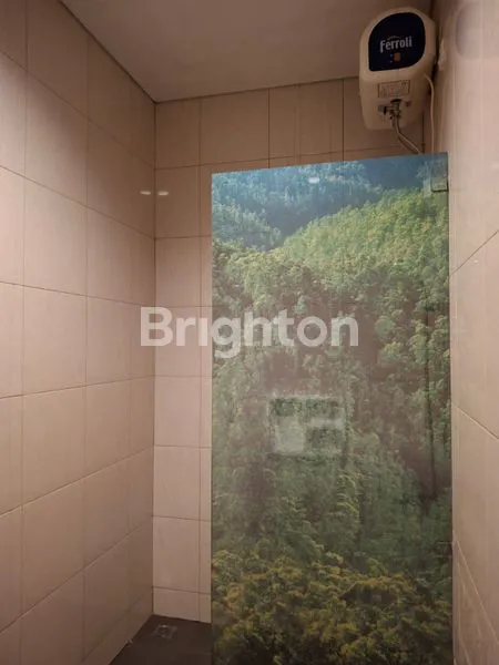 image RUMAH BAGUS BANGET, SANGAT TERAWAT DI PINGGIR JALAN BESAR DI GRIYA LOKA (7)