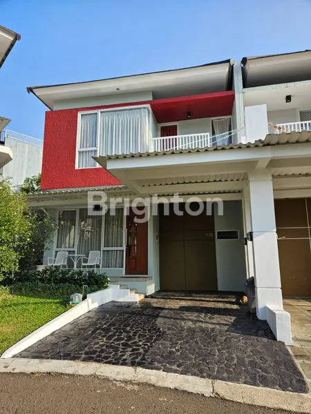 RUMAH CANTIK 2 LANTAI SIAP HUNI