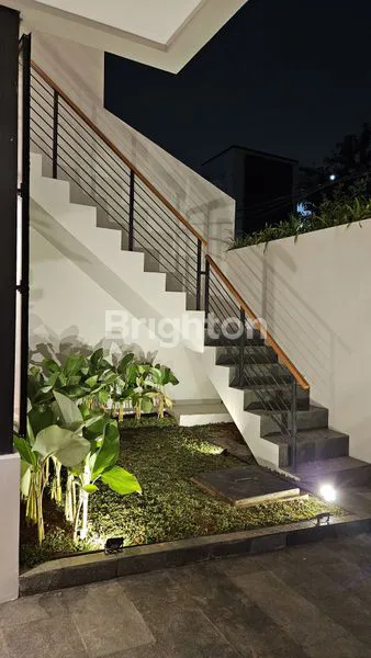image RUMAH BANGUNAN BARU 3,5 LANTAI DI SUNTER AGUNG PERMAI JAKARTA UTARA (2)