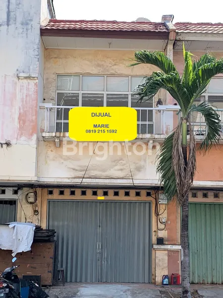 RUKO 2.5 LANTAI DENGAN LOKASI STRATEGIS DI MUTIARA TAMAN PALEM, JAKARTA BARAT