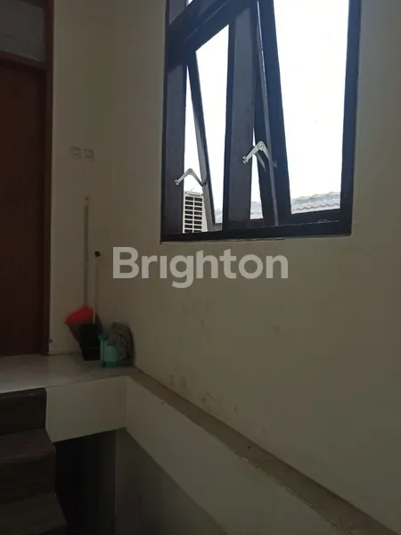 image DIJUAL RUMAH PANDUGO BARU DEKAT MERR (8)