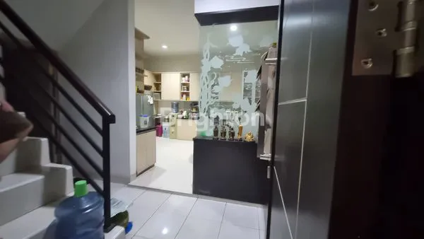 image RUMAH 4 LANTAI SIAP HUNI (2)