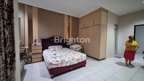 image RUMAH 4 LANTAI SIAP HUNI (7)