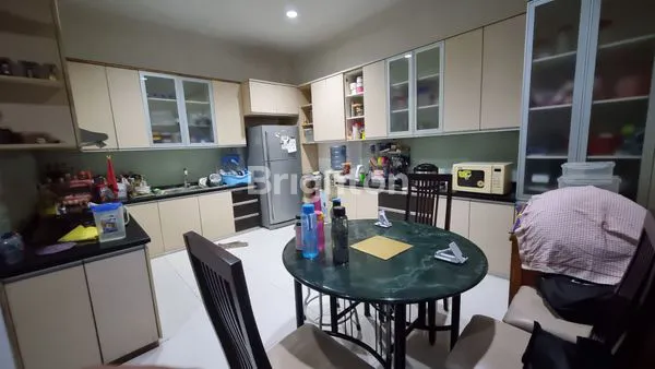 image RUMAH 4 LANTAI SIAP HUNI (3)