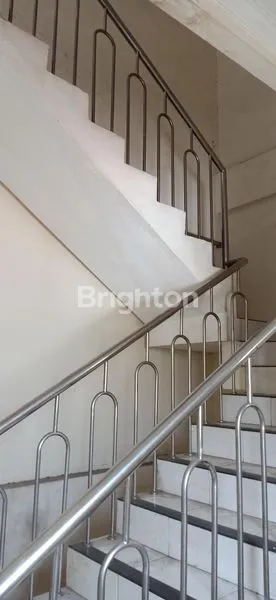 image RUKO JELAMBAR 3.5 LANTAI BISA BUAT USAHA ATAU KANTOR (7)