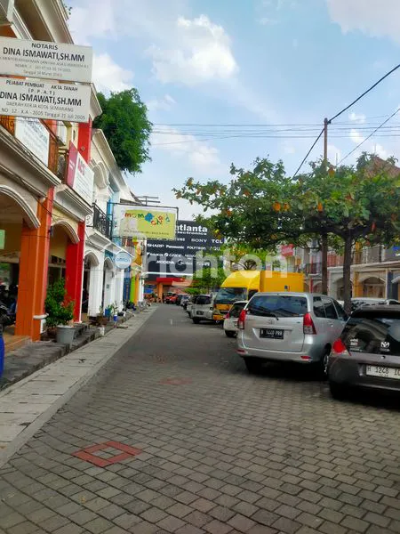 image RUKO 2 LT DI  NGALIYAN SQUAER . PUSAT  PERKANTORAN DAN PERDAGANGAN .RAMAI (4)