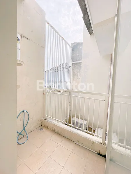 image RUMAH SECOND MEWAH STRATEGIS DEKAT ITS, PAKUWON CITY, RS UNAIR (7)