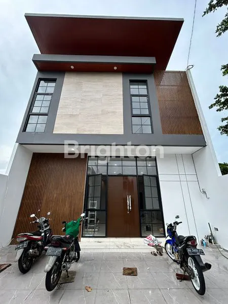 image RUMAH BARU SUTOREJO TIMUR DEKAT RAYA MULYOSARI ROW JALAN 4 MOBIL (1)