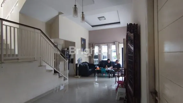 image RUMAH CANTIK DAN LUAS HOOK DI BINTARO REGENCY (2)