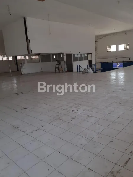 image GUDANG SIAP PAKAI MURAH AKSES WINGBOX DEKAT PERAK KALIMAS HILIR ADA DEK BESI 2 LANTAI (3)