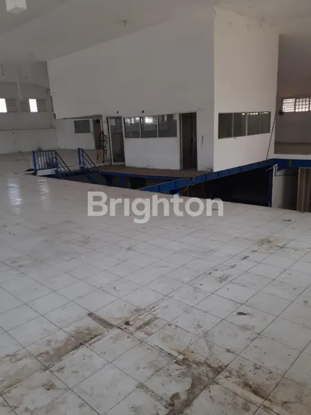 image GUDANG SIAP PAKAI MURAH AKSES WINGBOX DEKAT PERAK KALIMAS HILIR ADA DEK BESI 2 LANTAI (7)