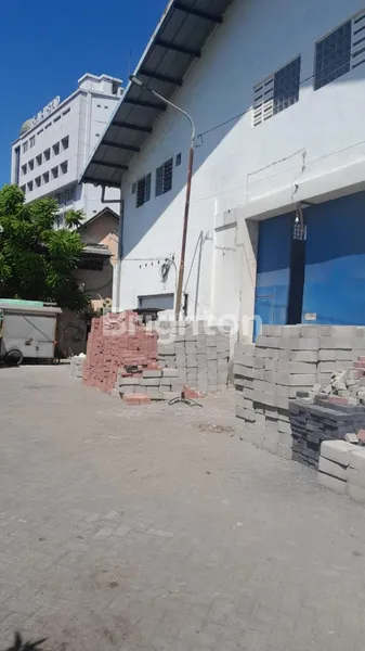 image GUDANG SIAP PAKAI MURAH AKSES WINGBOX DEKAT PERAK KALIMAS HILIR ADA DEK BESI 2 LANTAI (8)