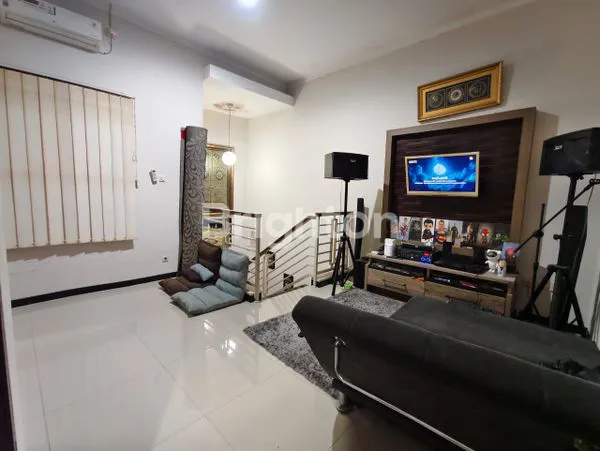 image RUMAH CANTIK FULL FURNISHED  PLUS ADA TEMPAT GYM SIAP HUNI DI MARGAHAYU RAYA SOEKARNO HATTA (6)