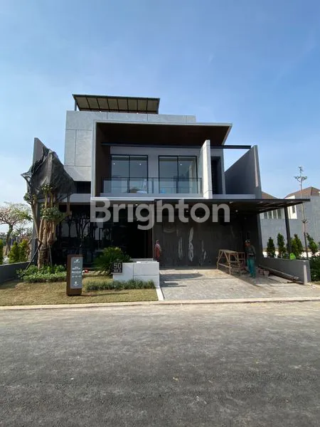 image RUMAH BARU CLUSTER STONEGATE PARK HELENIUM 4 KAMAR DENGAN ROOFTOP DI SURABAYA BARAT (1)