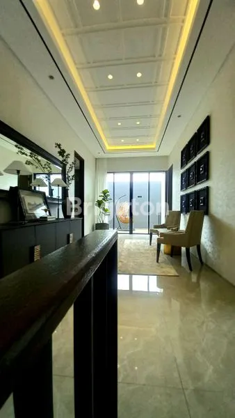 image RUMAH BARU CLUSTER STONEGATE PARK HELENIUM 4 KAMAR DENGAN ROOFTOP DI SURABAYA BARAT (2)