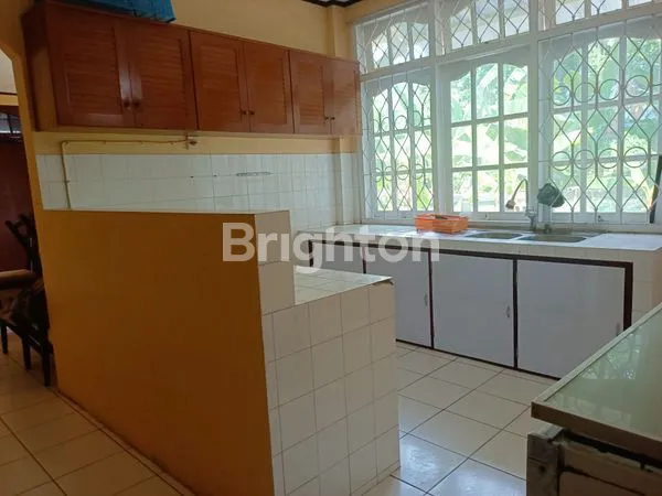 image RUMAH BESAR DI PERUMAHAN MEWAH DI PUPUK BALIKPAPAN (3)