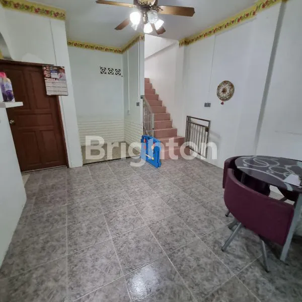 image RUMAH CANTIK 2,5 LANTAI DEKAT PUSAT KOTA DI PONDOK ASRI SEI PANAS (3)