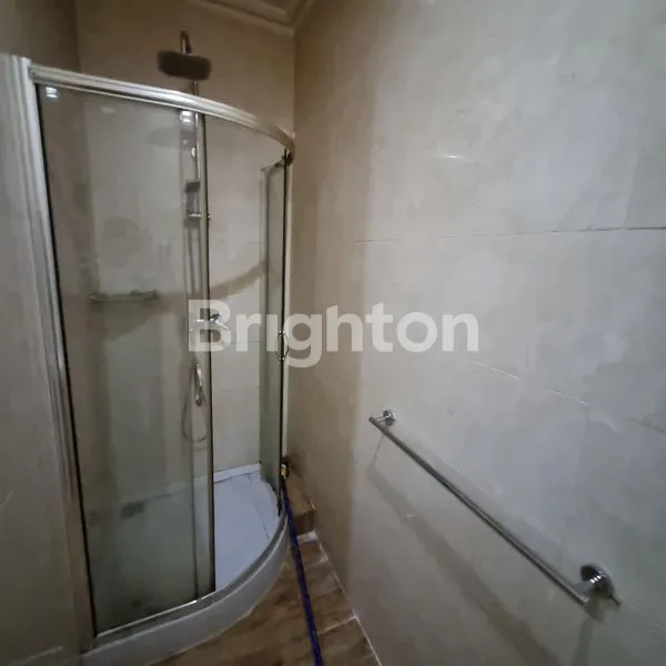 image RUMAH CANTIK 2,5 LANTAI DEKAT PUSAT KOTA DI PONDOK ASRI SEI PANAS (8)