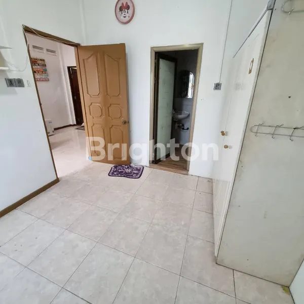 image RUMAH CANTIK 2,5 LANTAI DEKAT PUSAT KOTA DI PONDOK ASRI SEI PANAS (6)