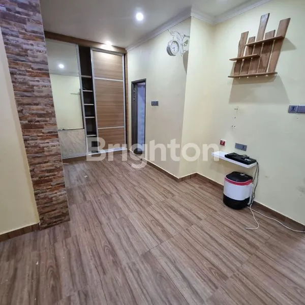 image RUMAH CANTIK 2,5 LANTAI DEKAT PUSAT KOTA DI PONDOK ASRI SEI PANAS (5)