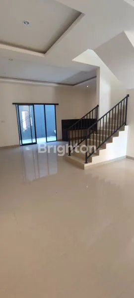 image 2 LANTAI NEW GRESS BARU SPEK BAGUS BERKUALITAS RUNGKUT DEKAT RAYA MERR PURIMAS GUNUNG ANYAR SURABAYA TIMUR (1)