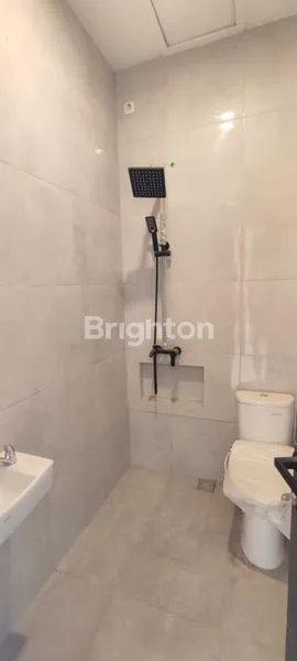 image 2 LANTAI NEW GRESS BARU SPEK BAGUS BERKUALITAS RUNGKUT DEKAT RAYA MERR PURIMAS GUNUNG ANYAR SURABAYA TIMUR (5)