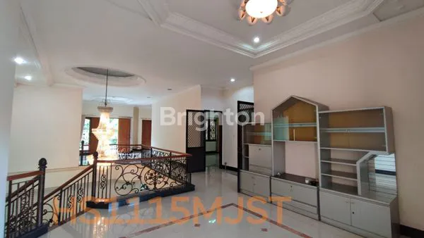 image RUMAH MEWAH MANYAR FULL FURNISHED TERAWAT BAGUS SIAP HUNI (2)