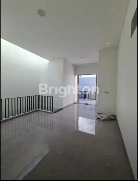 image MANYAR KERTOADI BARU GRESS 2 LANTAI SIAP HUNI DI TENGAH KOTA (4)