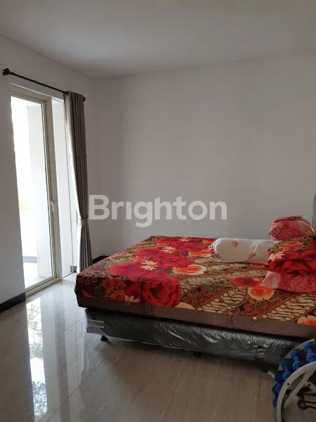 image RUMAH FULL FURNISHED ADA KOLAM RENANG NEGO DI ARAYA KOTA MALANG (4)